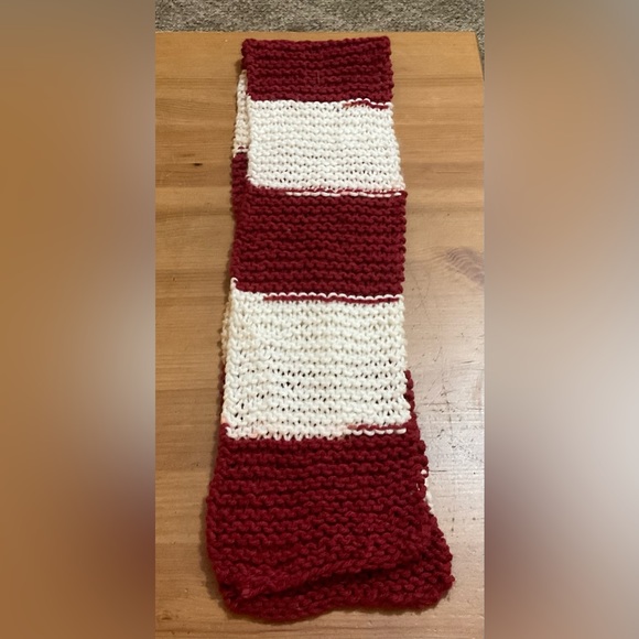 Handmade/handcrafted knitted white and burgundyduo/set of adult and child Scraf. - Picture 2 of 5